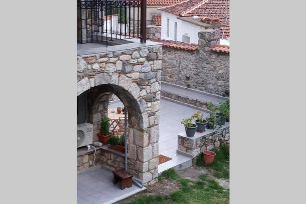 Ανεξαρτητο Studio Στο Ομορφο Καστορειο Kastorion Exterior foto